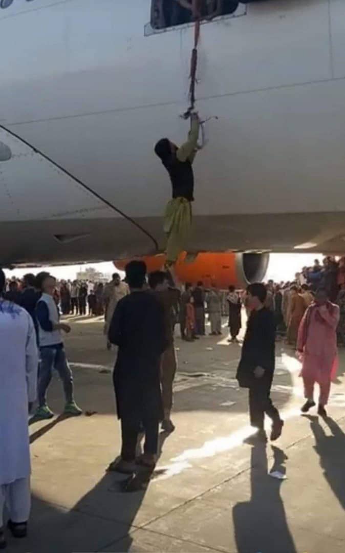 المتحدثة باسم الخارجية الروسية ماريا زاخاروفا تعلق على سلوك الأمريكيين في مطار كابل